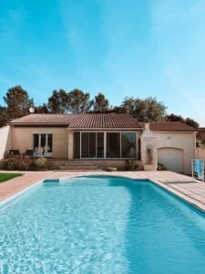 Apartments with swimming pool 